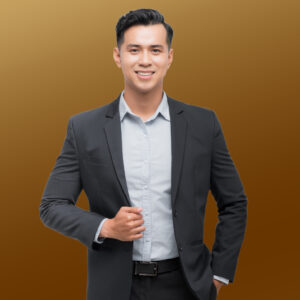 ปริญญา แสงทอง